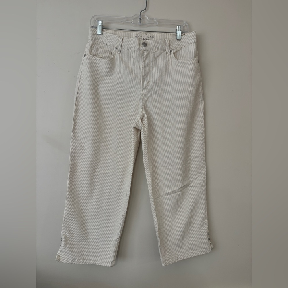Vintage Gloria Vanderbilt Pin Stripe Capris
